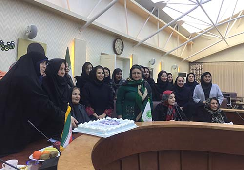 بزرگداشت هفته زن به همت کانون زنان بازرگان استان