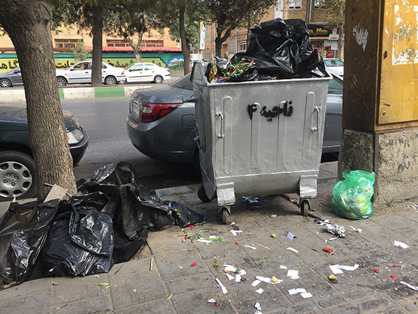 وضعیت زباله‌ها در خیابان امینی ارومیه