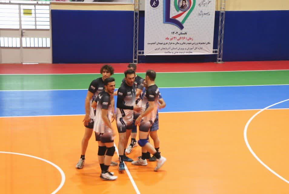 تیم والیبال فرهنگیان آذربایجان غربی اولین بازی خود را با برد آغاز کرد