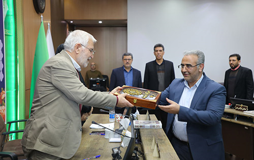 شهردار ارومیه لایحه ۱۴۰۳ شهرداری را تقدیم شورای شهر کرد
