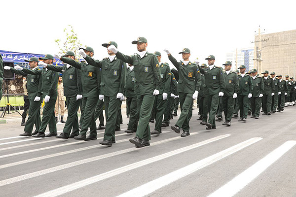 رژه نیروهای مسلح در ارومیه برگزار شد