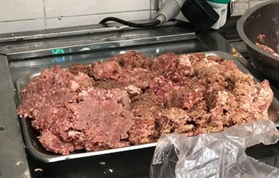 کشف حدود 300 کیلوگرم گوشت چرخ‌کرده غیربهداشتی