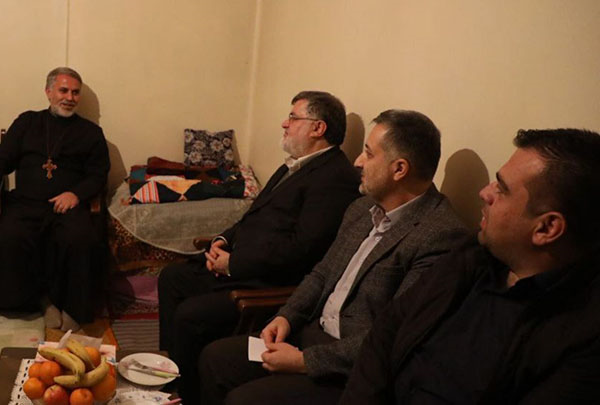 دیدار استاندار آذربایجان‌غربی با خانواده دو مسیحی در ارومیه