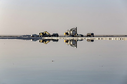 تایید مالچ‌پاشی در دریاچه ارومیه و احتمال تداوم آن