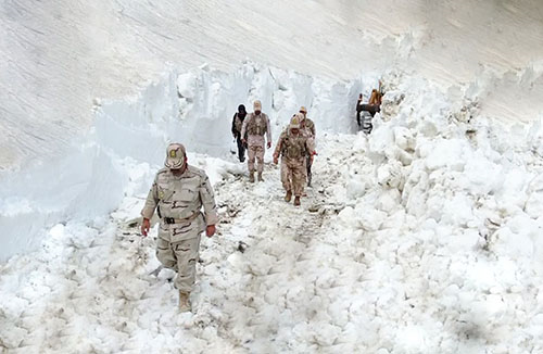 برف، مرزبان و نقطه صفر مرزی در اردیبهشت ماه ۱۴۰۲