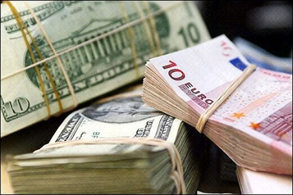 سیاست‌های دولت بازار ارز را ملتهب کرد