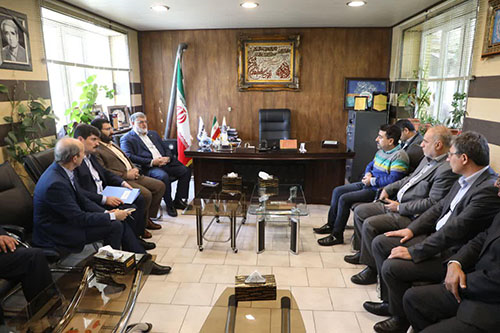 مدیران همراه و حامی تولیدکنندگان باشند